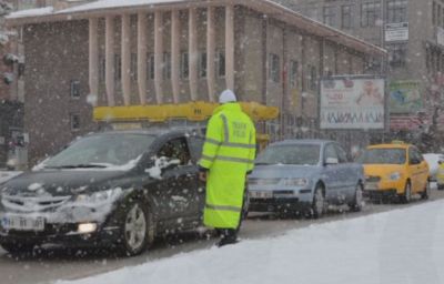 Polisin Kar Mesaisi Polisin Kar Mesaisi