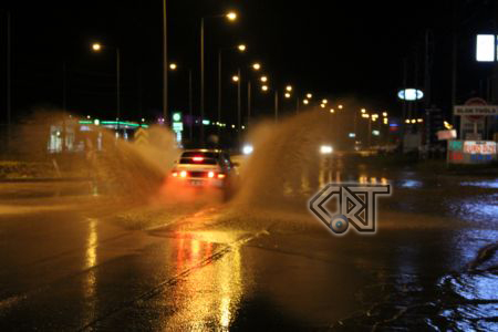 Yağış Nedeniyle Trafik Durdu Yağış Nedeniyle Trafik Durdu