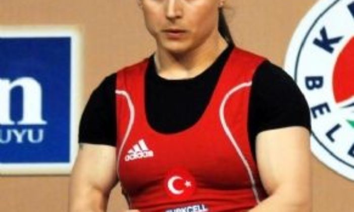 Sibel Şimşek’ten 3 Altın Madalya