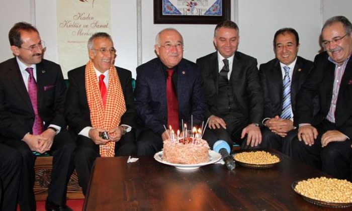 Cemil Çiçek’e Doğum Günü Sürprizi