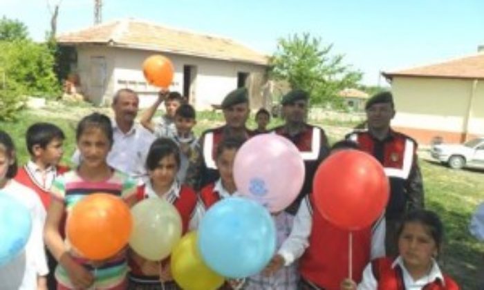 Jandarma, Trafik Haftasını Öğrencilerle Kutladı