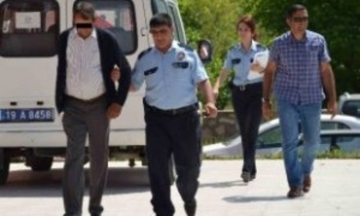 Sahte Kimlikle Yardım Topladı