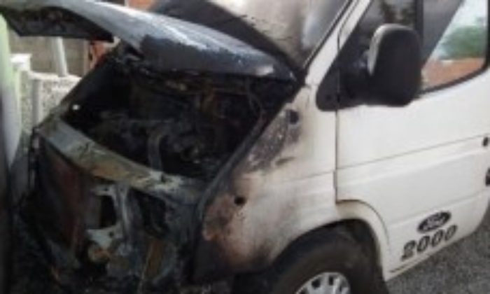 Park Halindeki Kamyonet Kundaklandı