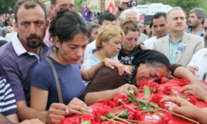 Gezi Parkı Eylemcisi Ethem Sarısülük Sungurlu’da Toprağa Verildi