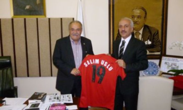 Salim Uslu Belediyespor’a Sahip Çıktı