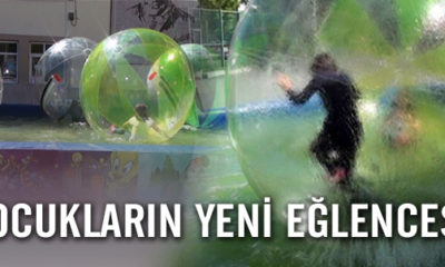 Çocuklar Su Topu İle Eğleniyor