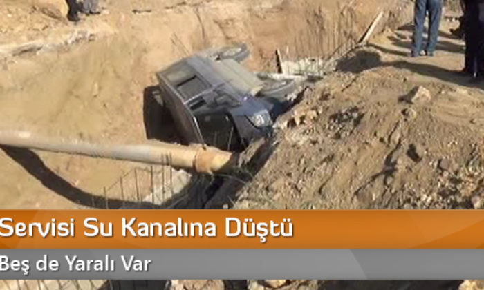 Öğrenci Servisi Su Kanalına Düştü