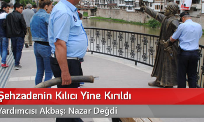 Selfieci Şehzadenin Kılıcı Yine Kırıldı