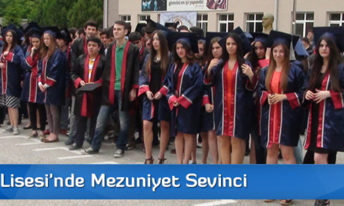 Atatürk Lisesi’nde Mezuniyet Sevinci