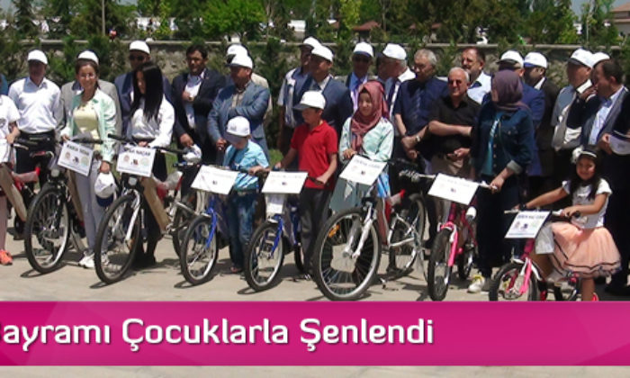 Toprak Bayramı Çocuklarla Şenlendi