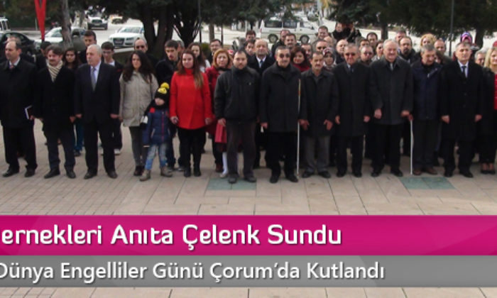 Engelli Dernekleri Anıta Çelenk Sundu