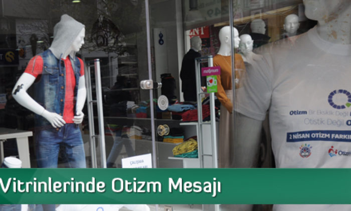 Mağaza Vitrinlerinde Otizm Mesajı