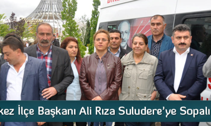 CHP’liler Saldırıyı Protesto Etti