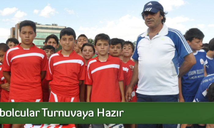 Minik Futbolcular Turnuvaya Hazır