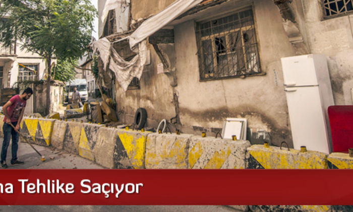 Tarihi Bina Tehlike Saçıyor