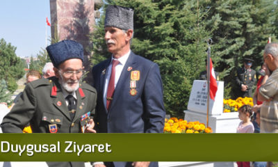 Şehitliğe Duygusal Ziyaret