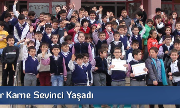 Öğrenciler Karne Sevinci Yaşadı