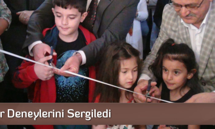 Öğrenciler Deneylerini Sergiledi