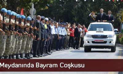 Hürriyet Meydanında Bayram Coşkusu