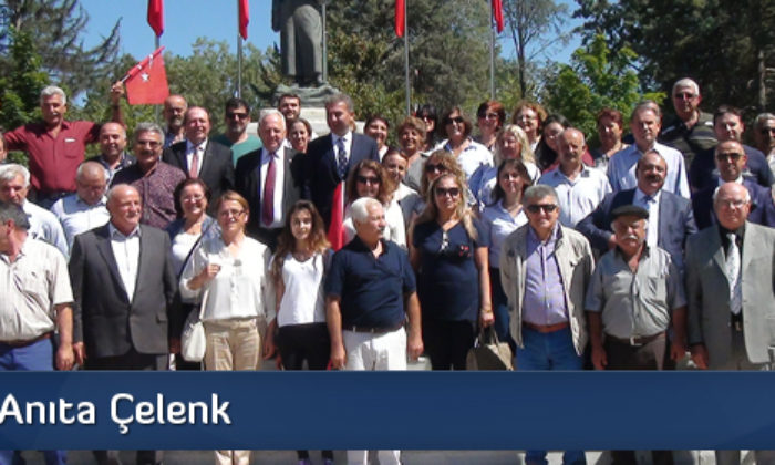 CHP’den Anıta Çelenk
