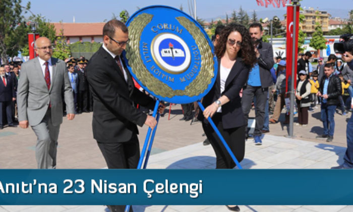 Atatürk Anıtı’na 23 Nisan Çelengi