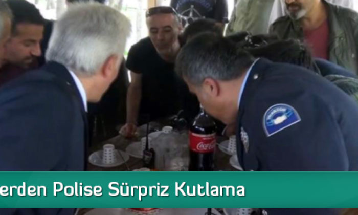 Gazetecilerden Polise Sürpriz Kutlama