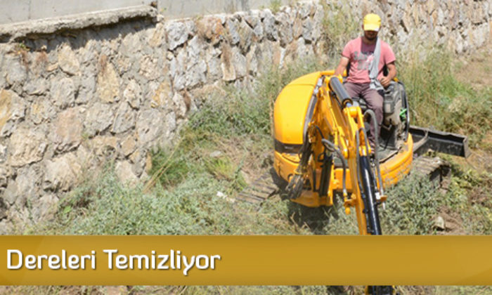 Belediye Dereleri Temizliyor