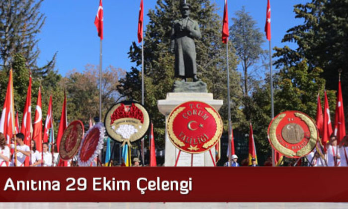 Atatürk Anıtına 29 Ekim Çelengi