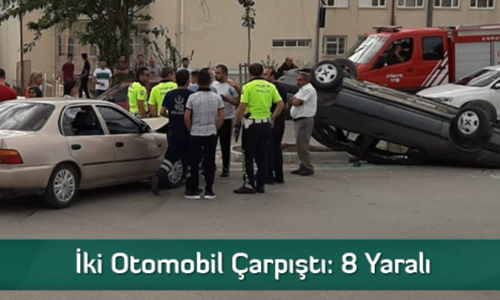 İki Otomobil Çarpıştı: 8 Yaralı