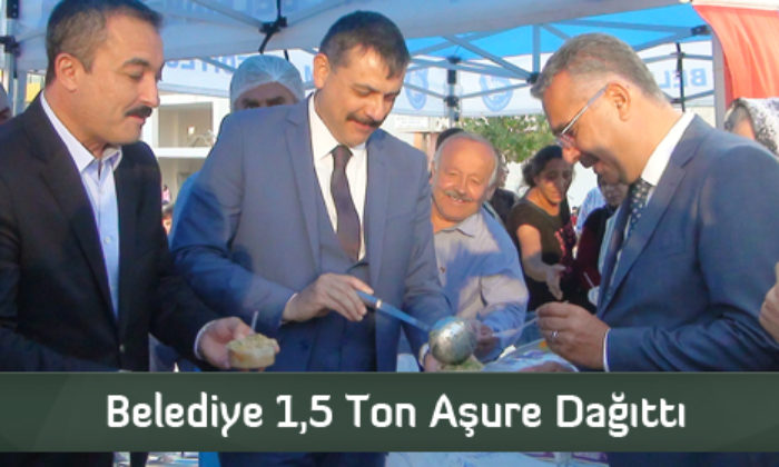 Belediye 1,5 Ton Aşure Dağıttı
