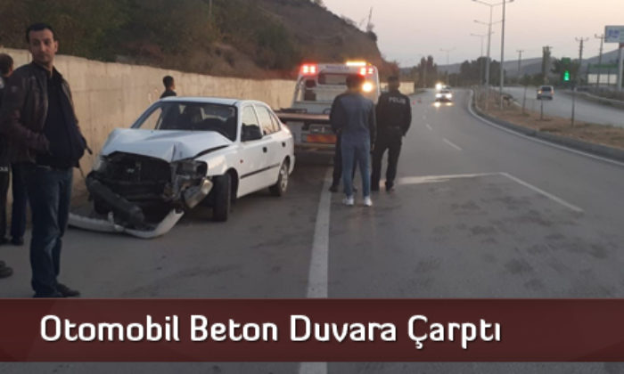 Otomobil Beton Duvara Çarptı