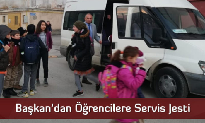 Başkan’dan Öğrencilere Servis Jesti