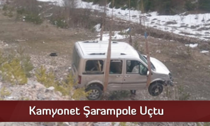 Kamyonet Şarampole Uçtu