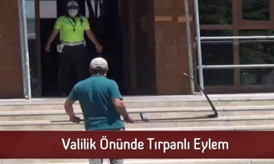 Valilik Önünde Tırpanlı Eylem