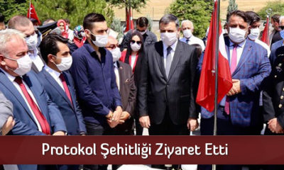 Protokol Şehitliği Ziyaret Etti