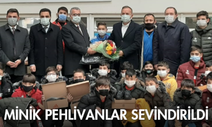 Minik Pehlivanlar Sevindirildi