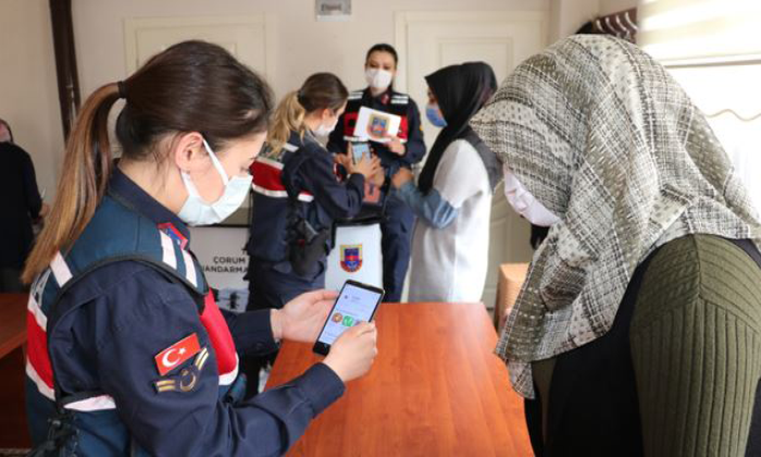 Jandarma Kadına Yönelik Şiddete Karşı Bilgilendirdi