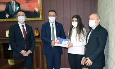 Şehit ve Gazi Yakını Öğrencilere Tablet Hediye Ettiler