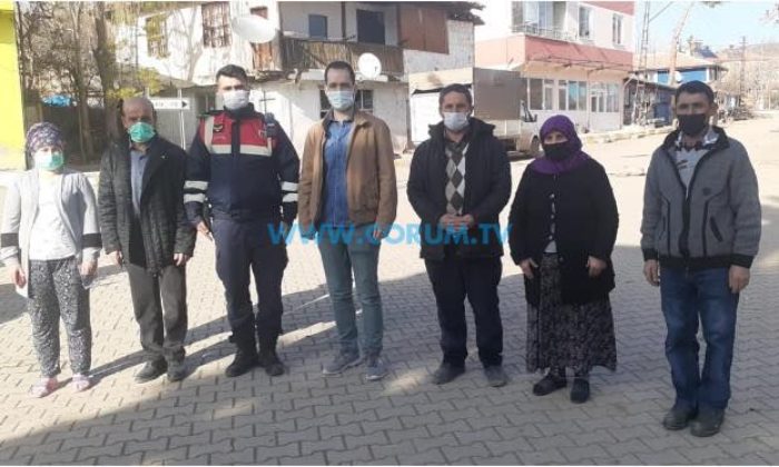 Karantinadaki Köyün İhtiyaçlarını Karşılıyorlar