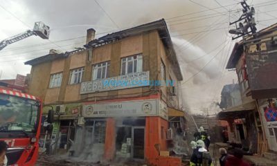 İşyerinin Çatısında Çıkan Yangın Paniğe Neden Oldu