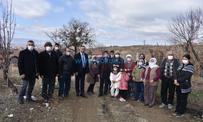 Yıllardır Yol Bekliyorlar