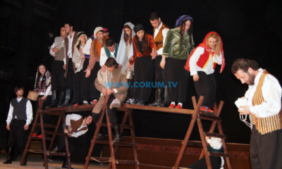 Deli Dumrul, Çorumlu Tiyatro Severlerle Buluşuyor