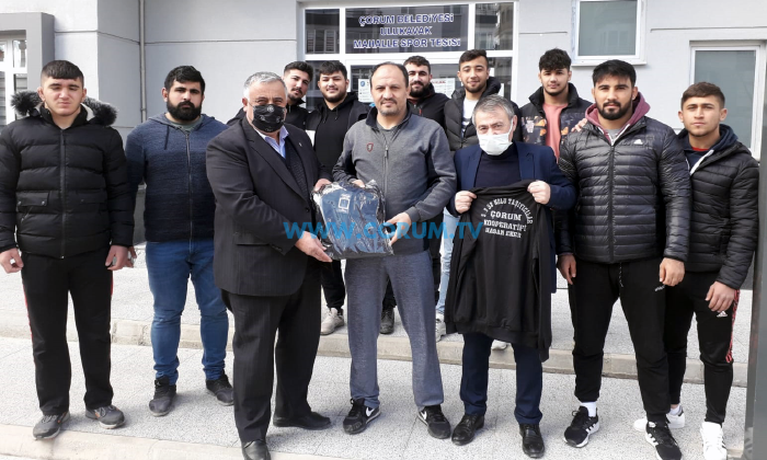 Gür ve Eker’den Güreşçilere Destek