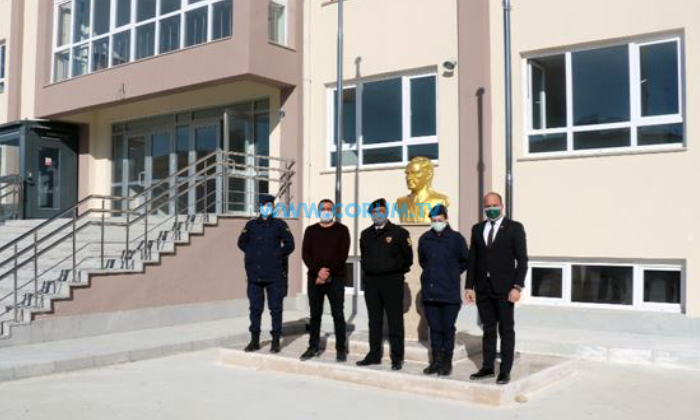 Jandarmadan Yeni Yapılan Okula Atatürk Büstü