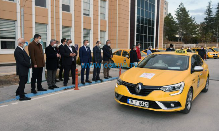 Ticari Taksiler Aşı Çalışmalarında Ulaşım Hizmeti Veriyor