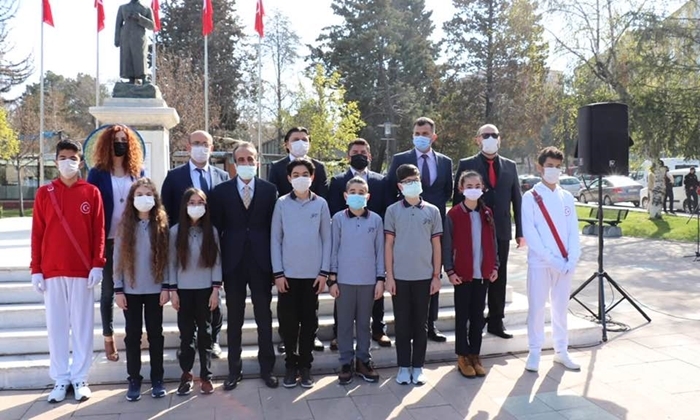 Geleceğin Teminatlarından Ata’ya Saygı