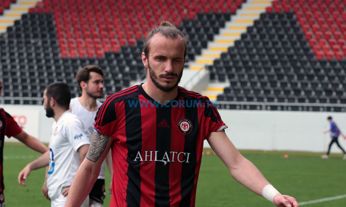 Kral Dört Hafta Sonra Fileleri Havalandırdı