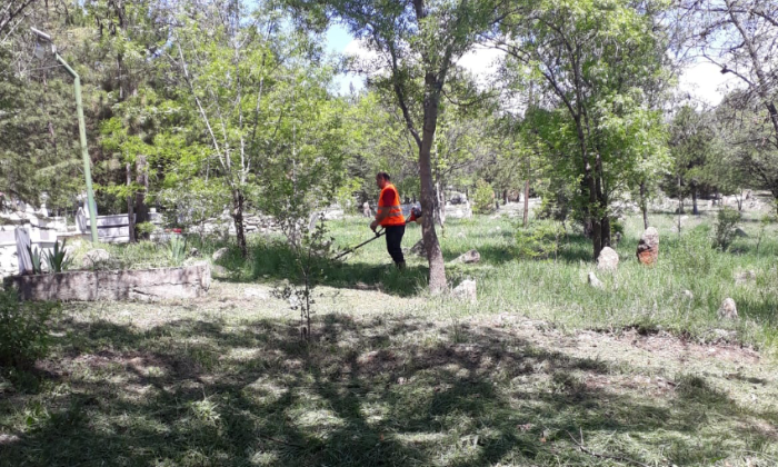 Bayram Öncesi Mezarlık Temizliği