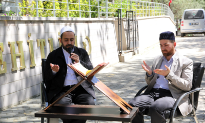 Mezarlıktan Canlı Yayınla Kuran-ı Kerim Tilaveti