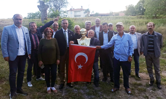 Kılıçdaroğlu’ndan Ulusoy Çiftine Hediye